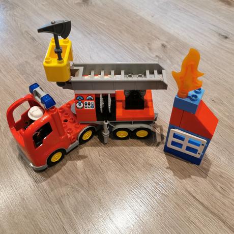 Lego duplo hasičské auto,