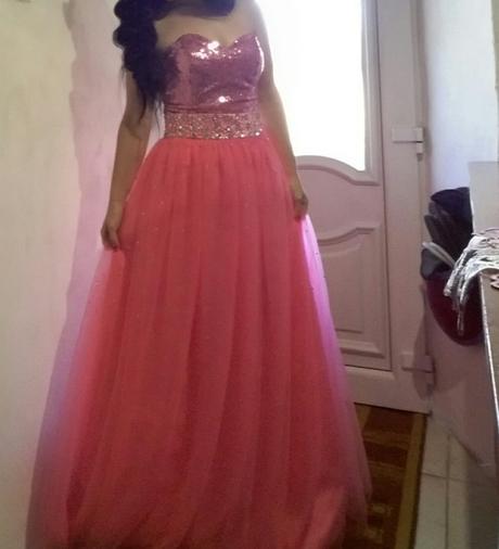 Kamienkove spoločenské saty, s