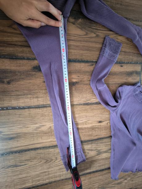 Fialový komplet, 128