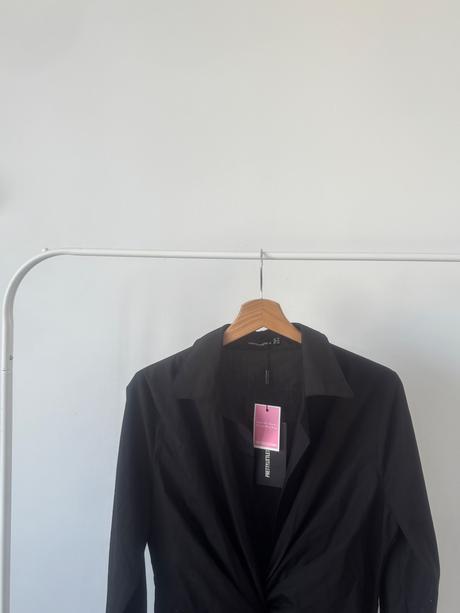 Pretty little thing saty, 42