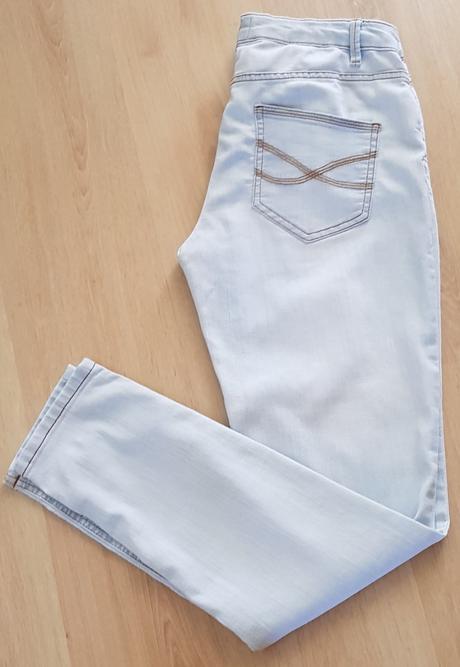 Svetlo modré rifle, l