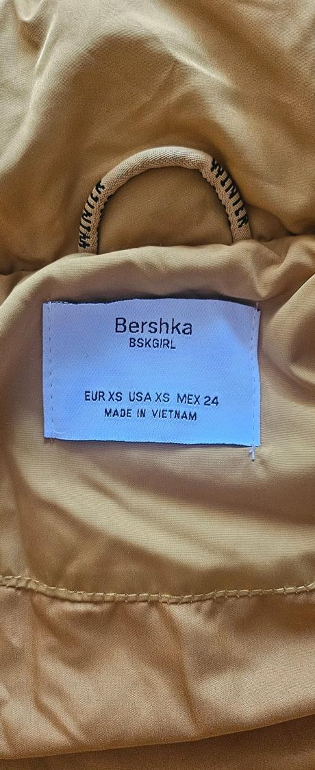 Zimna bunda, bershka,xs