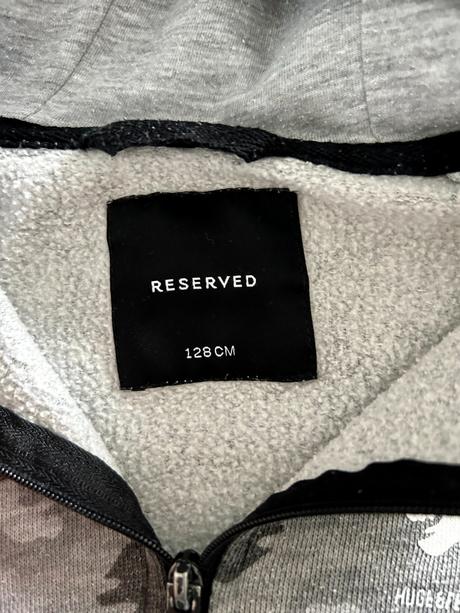 Mikinka, reserved,122