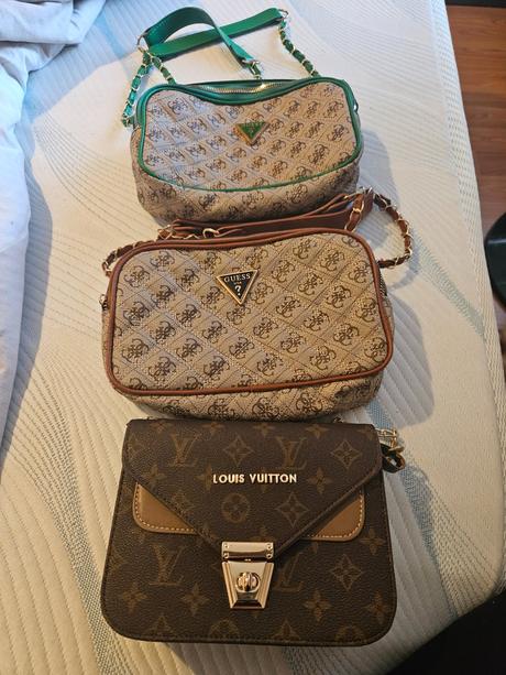 Crossbody kabelka penazenka, guess
