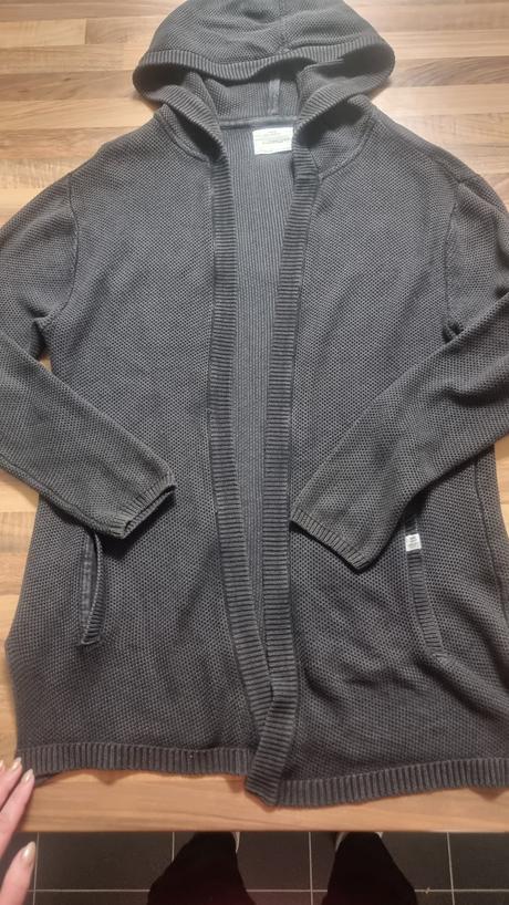 Cierny sveter, zara,152