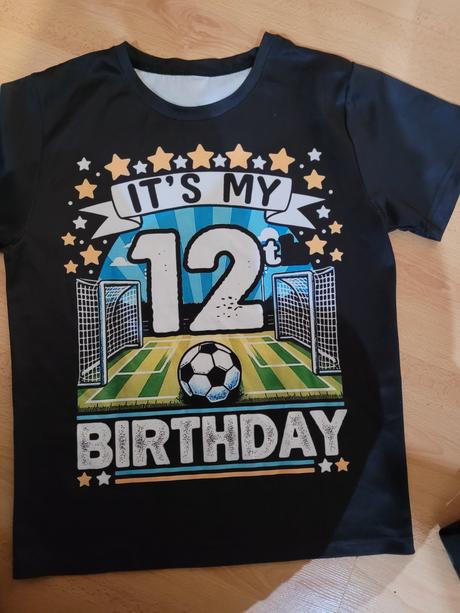 Narodeninové tricko, 152