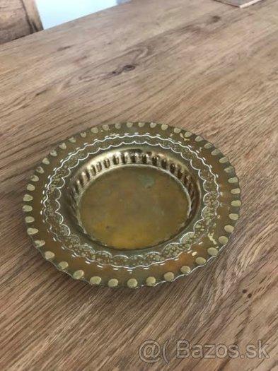 Mosadzný tanier,