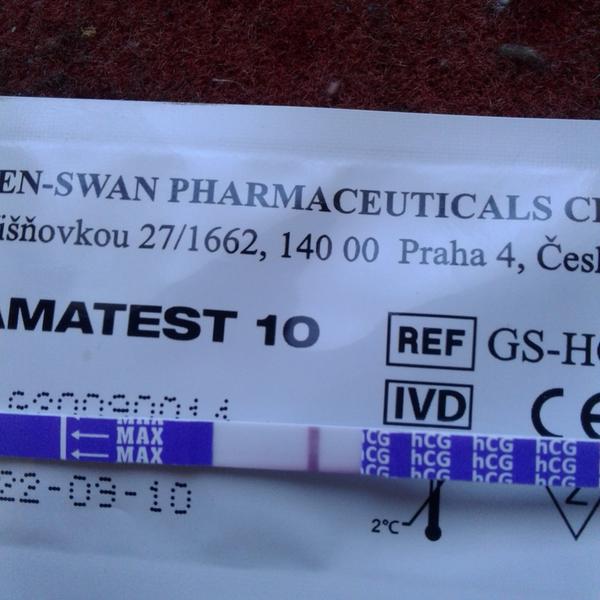 O dva dni mám dostať menzes. Vidíte slabú čiarku na teste?