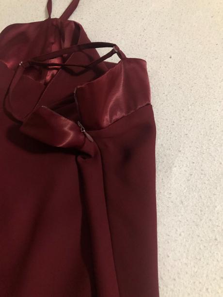 Elegantné bordové šaty, 36