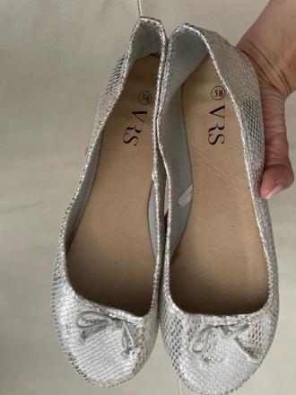 Strieborne balerinky, 38