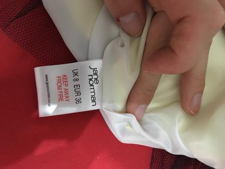 Spolocenske saty, 36