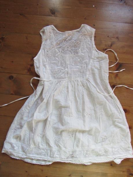 Ľahučká biela tunika, s