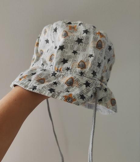 Obojstranný klobúčik, 74