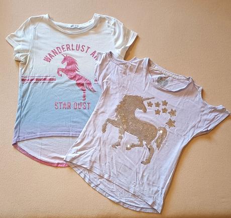 Dve dievčenské tričká s jednorožcami (koníkmi), 140