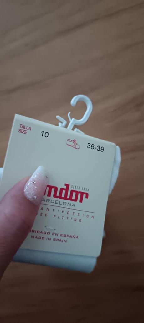 Kvalitné biele podkolienky s mašľou,