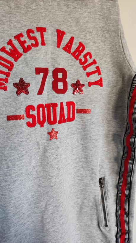 Krasna predlzena mikina, top stav, f&f,146