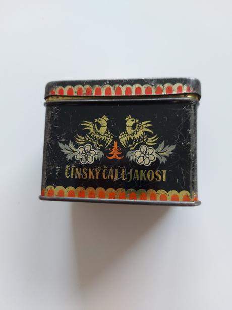 Plechovka od čierneho caju, 