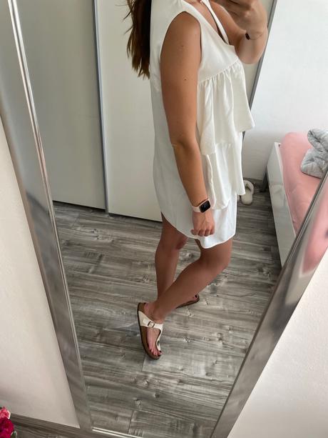 Letné šaty s volánmi, s