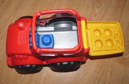 Traktor, mega blocks + kocky, 