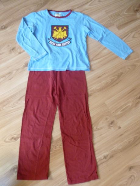 Pyžamo na donosenie., 140