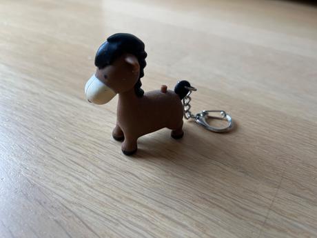 Kľúčenka koník so svetelným a zvukovým efektom,