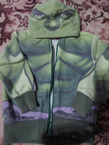 Zaujímavá mikina, rebel,98