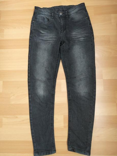 Čierne vyšúchané rifle, kik,140