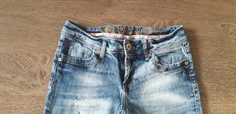 Tristvrtove rifle, bershka,36