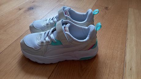Dievčenské tenisky, puma,33