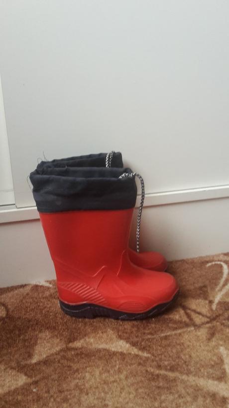 Červené čižmičky, 24