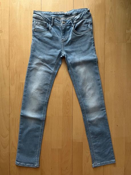 Elasticke rifle na stihlu postavu 11-12r., chapter young,158