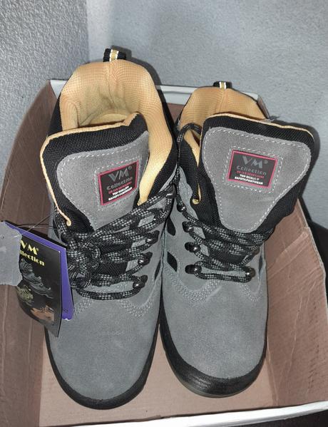 Nové pracovné topánky, 40