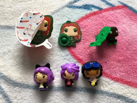 Rôzne postavičky z kindervajec,