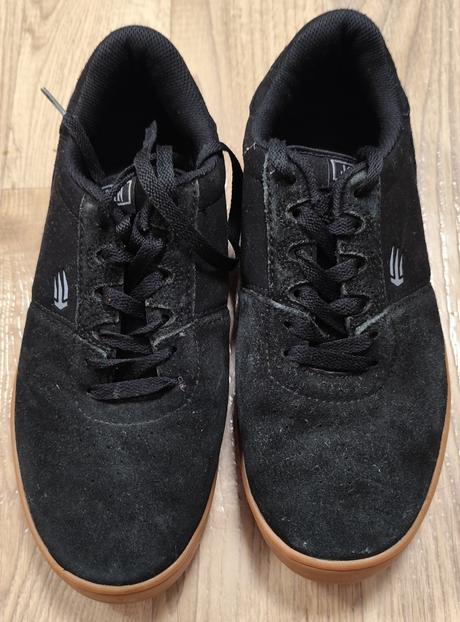 Semišové tenisky zn. etnies, 41