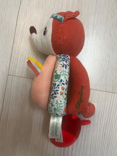 Lilliputiens hrkálka líška alice a červený vtáčik, 