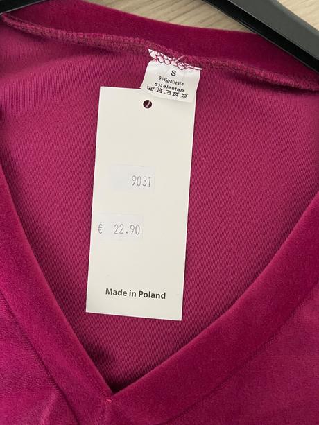 Šaty zamatové nové, s