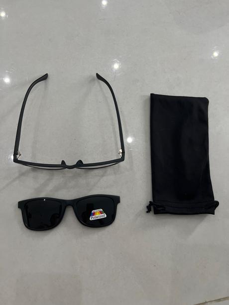 Okuliarovy ram so slnecnym klipom, 