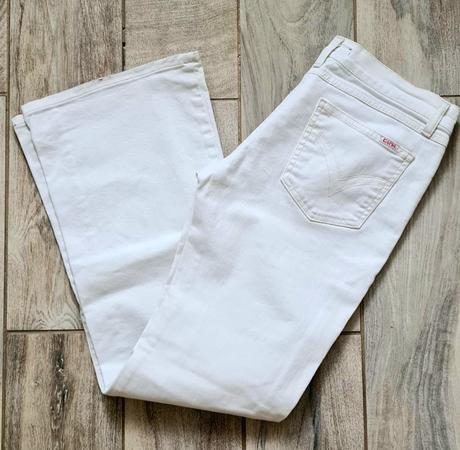 Zvonové džínsy, 38