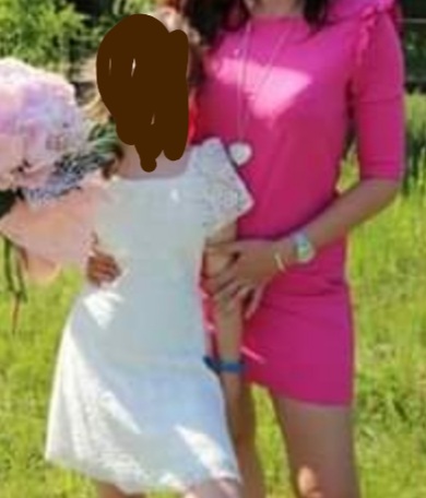 Ružové šaty, amisu