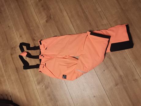 Top lyziarska suprava, c&a,152