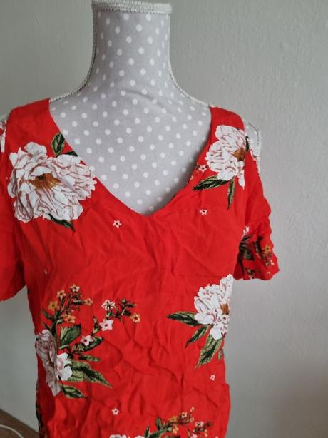 Červený top s otvormi na rukávoch 38, f&f,38