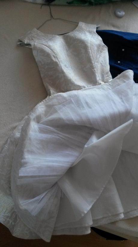 Šaty - nádherné, 38