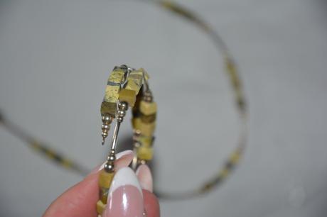 Náhrdelník a náramok, 