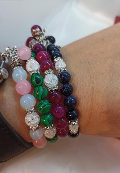 Náramky , ručná práca, minerálne a iné, 