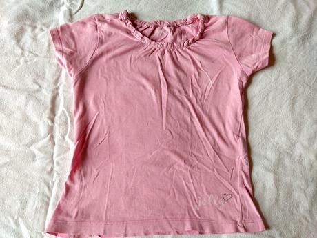 Bledo ruzove tricko, 104