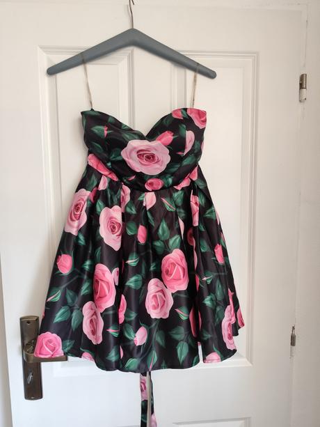 Spoločenské šaty, m