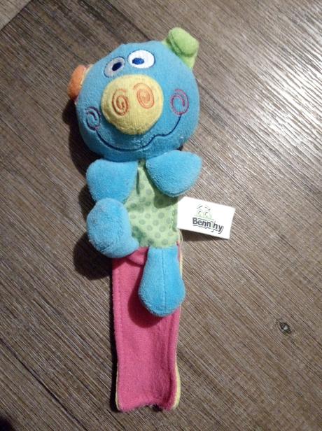 Hrkalka macko na rucku pre babatko super stav,