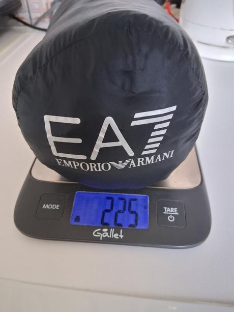 Ultra ľahká páperová bunda 225g ako nová originál, armani,xl