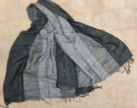 Veľká šatka goldline, 