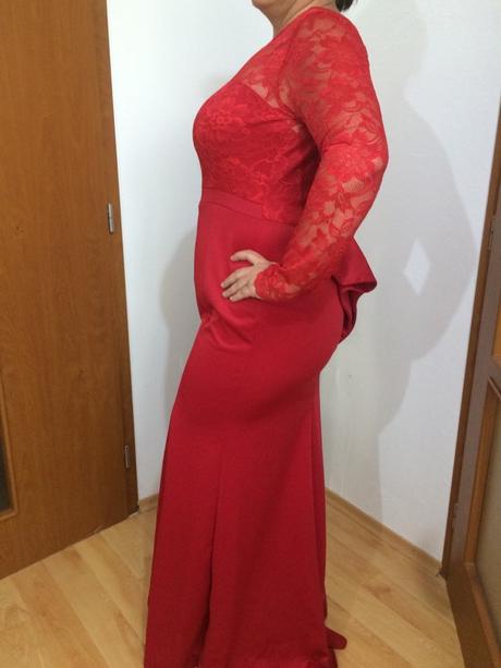 Spolocenske saty, 44